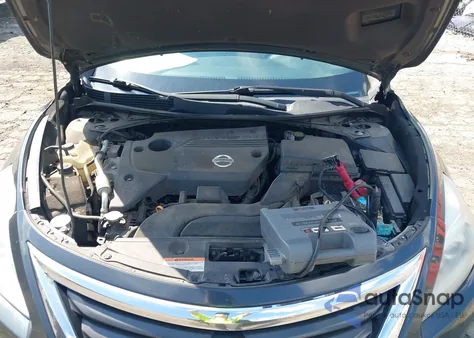 2015 Nissan Altima 2.5 S z USA, uszkodzony, nr VIN 1N4AL3AP4FC471817